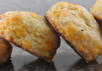 Buttermilk Biscuits (Cheddar)